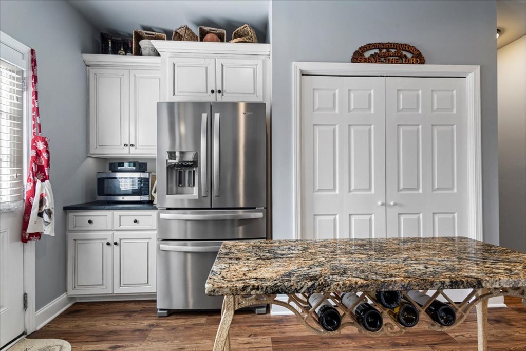 Blue Ridge, Georgia, 30513, United States, 3 Bedrooms Bedrooms, ,2 BathroomsBathrooms,Residential,For Sale,1979070