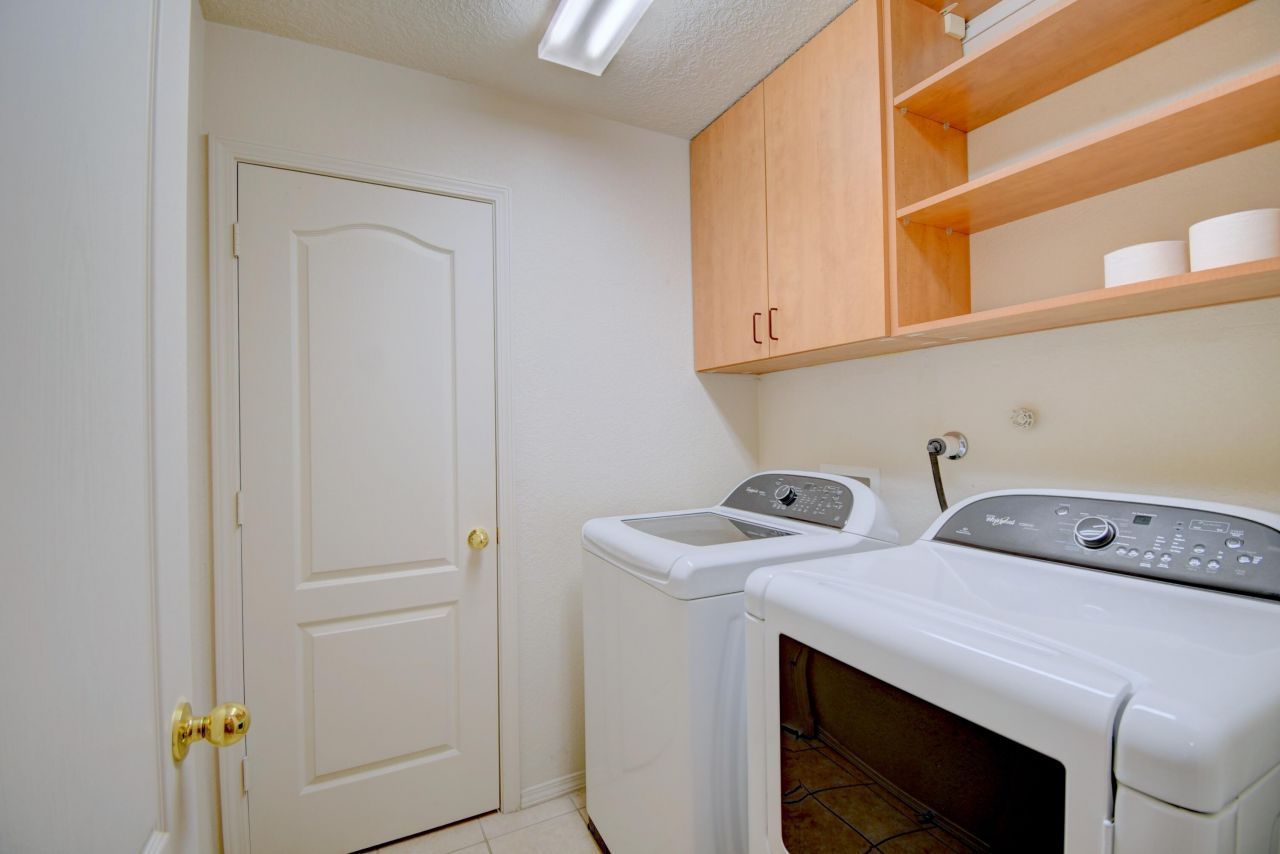 Rio Rancho, New Mexico, 87124, United States, 5 Bedrooms Bedrooms, ,3 BathroomsBathrooms,Residential,For Sale,1898268