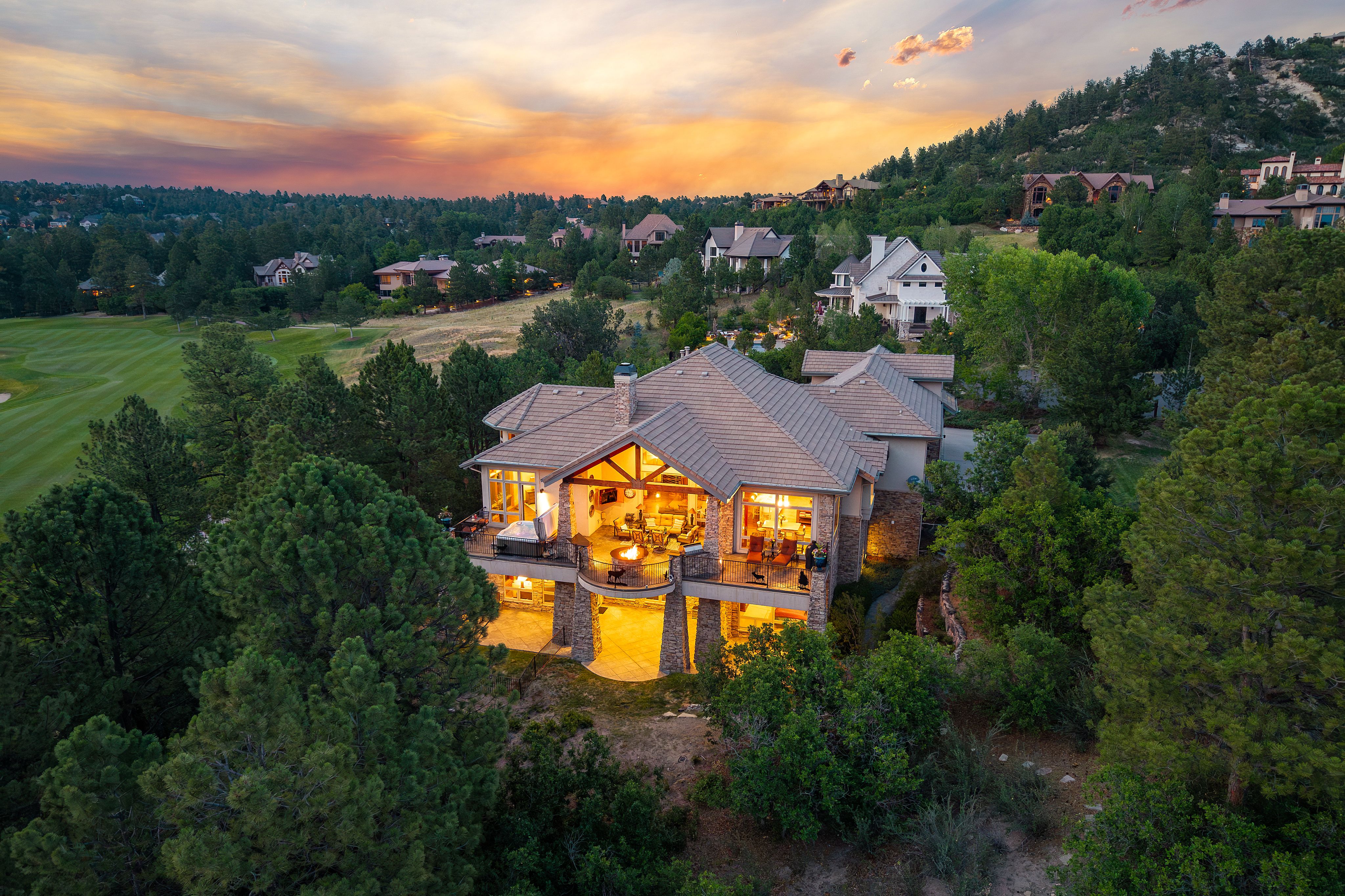  Tucked away on a quiet cul-de-sac in coveted Castle Pines Village - 物件實景