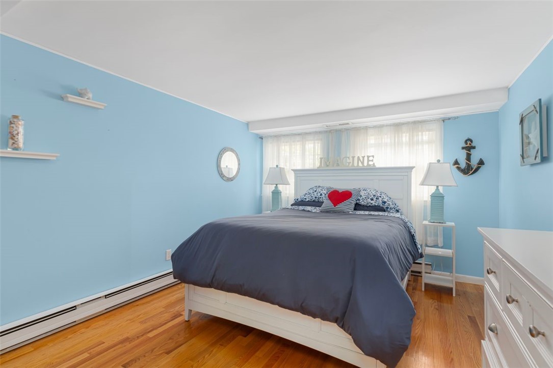 Warwick, Rhode Island, 02886, United States, 4 Bedrooms Bedrooms, ,2 BathroomsBathrooms,Residential,For Sale,1918180