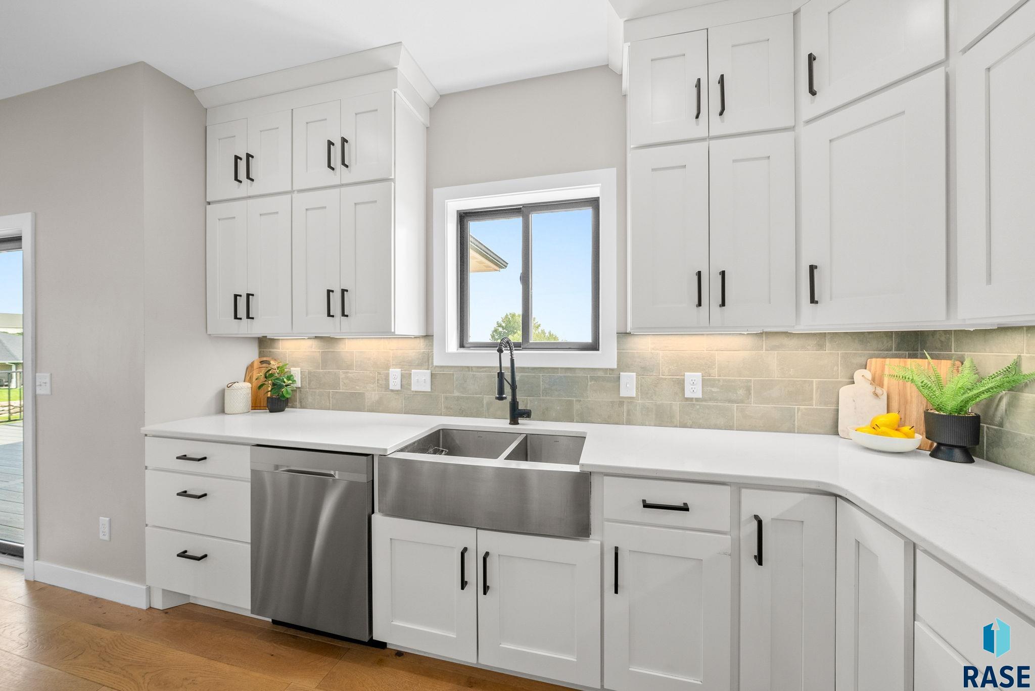 Sioux Falls, South Dakota, 57110, United States, 6 Bedrooms Bedrooms, ,4 BathroomsBathrooms,Residential,For Sale,1892157