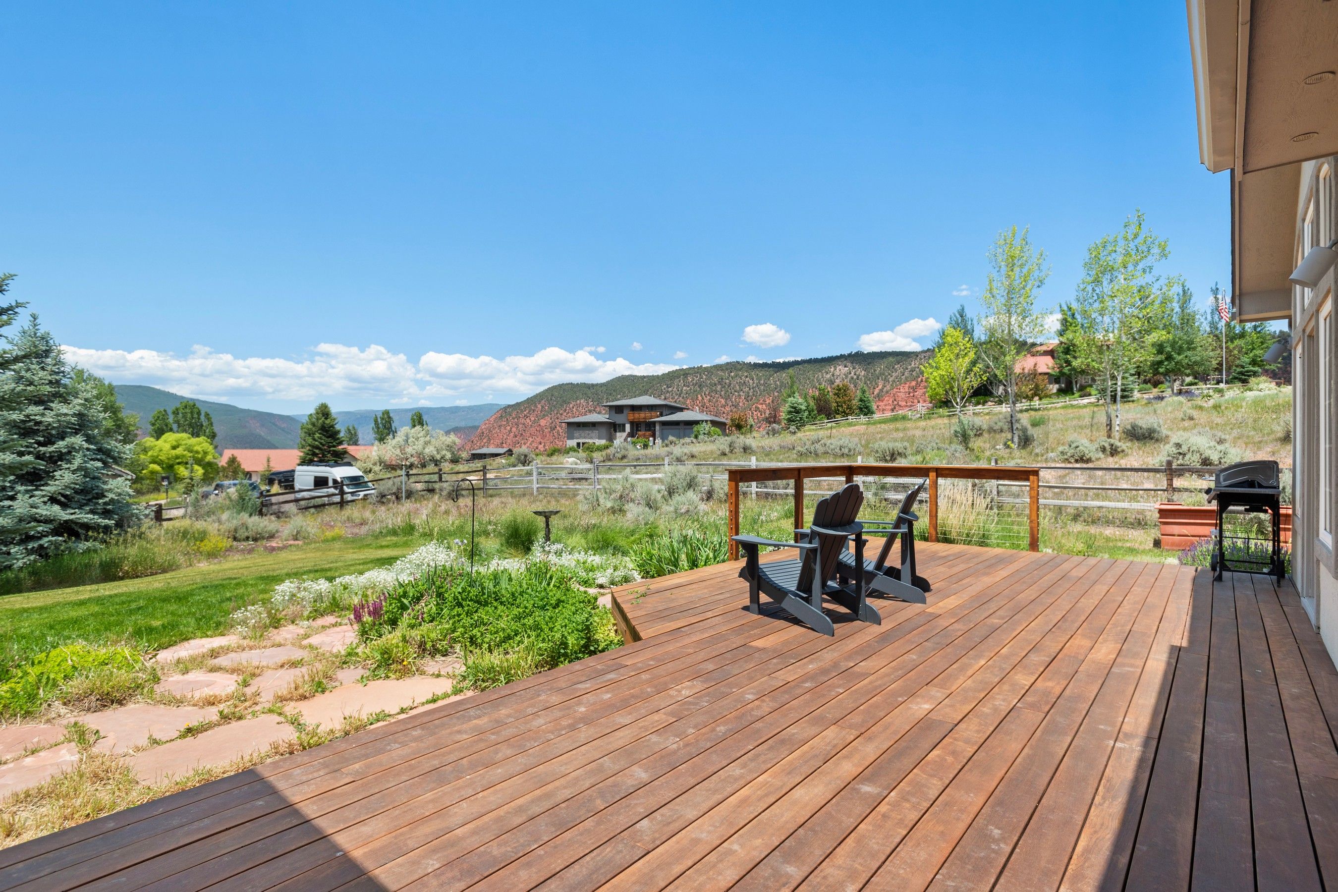  Move-In Ready Mountain Living - 物件實景