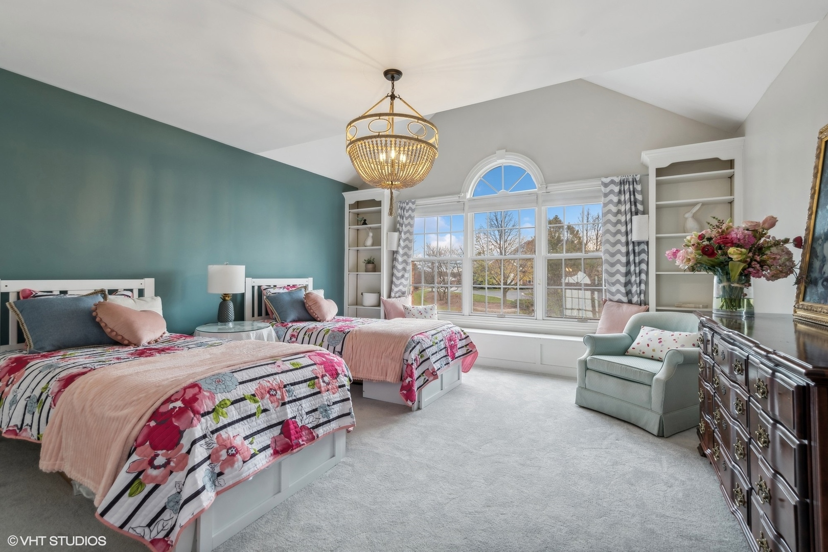Inverness, Illinois, 60010, United States, 5 Bedrooms Bedrooms, ,6 BathroomsBathrooms,Residential,For Sale,1927406