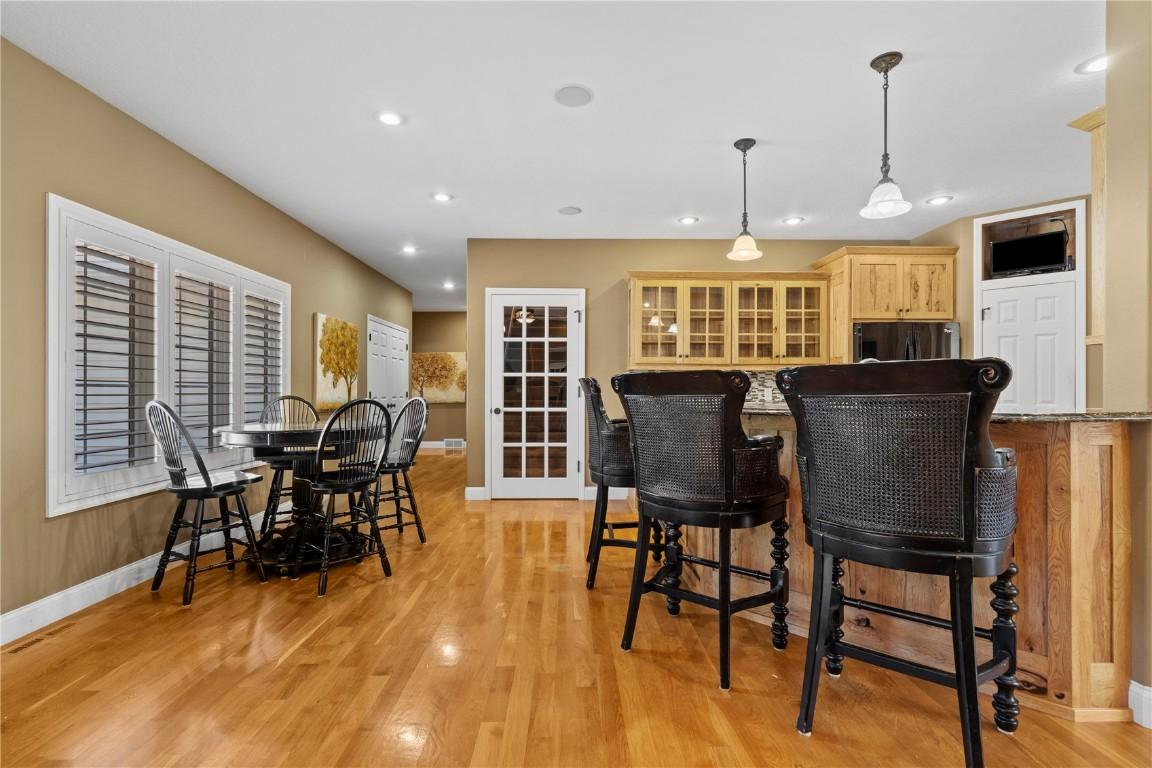 Vinton, Iowa, 52349, United States, 5 Bedrooms Bedrooms, ,3 BathroomsBathrooms,Residential,For Sale,1979270