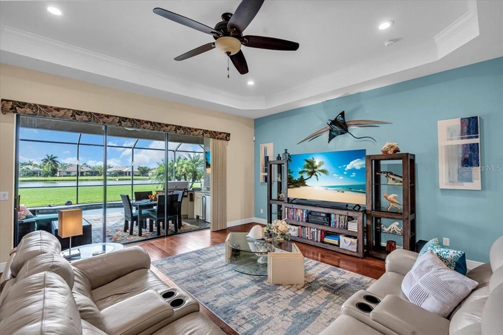 Bradenton, Florida, 34212, United States, 3 Bedrooms Bedrooms, ,3 BathroomsBathrooms,Residential,For Sale,1759767