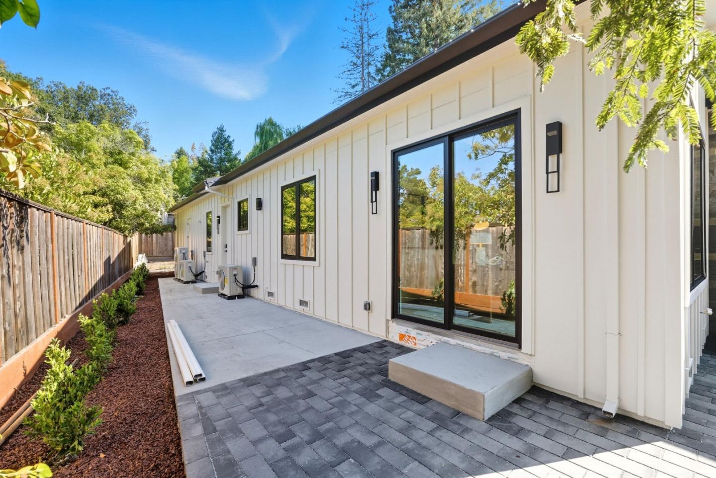 Menlo Park, California, 94025, United States, 6 Bedrooms Bedrooms, ,7 BathroomsBathrooms,Residential,For Sale,1947482