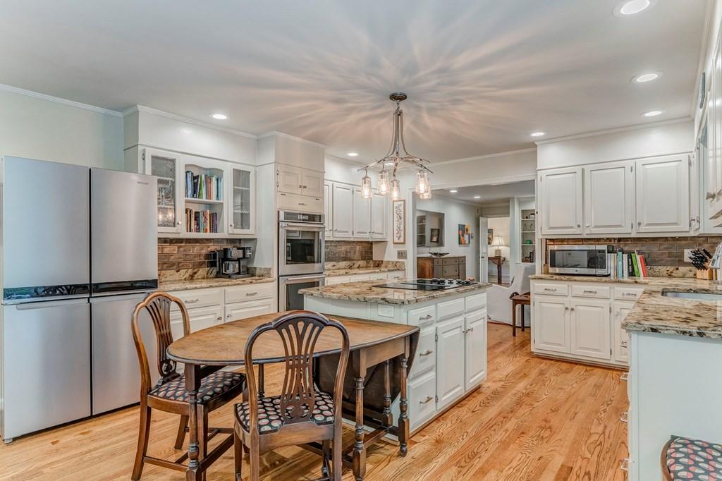 DALTON, Georgia, 30720, United States, 4 Bedrooms Bedrooms, ,4 BathroomsBathrooms,Residential,For Sale,1989438