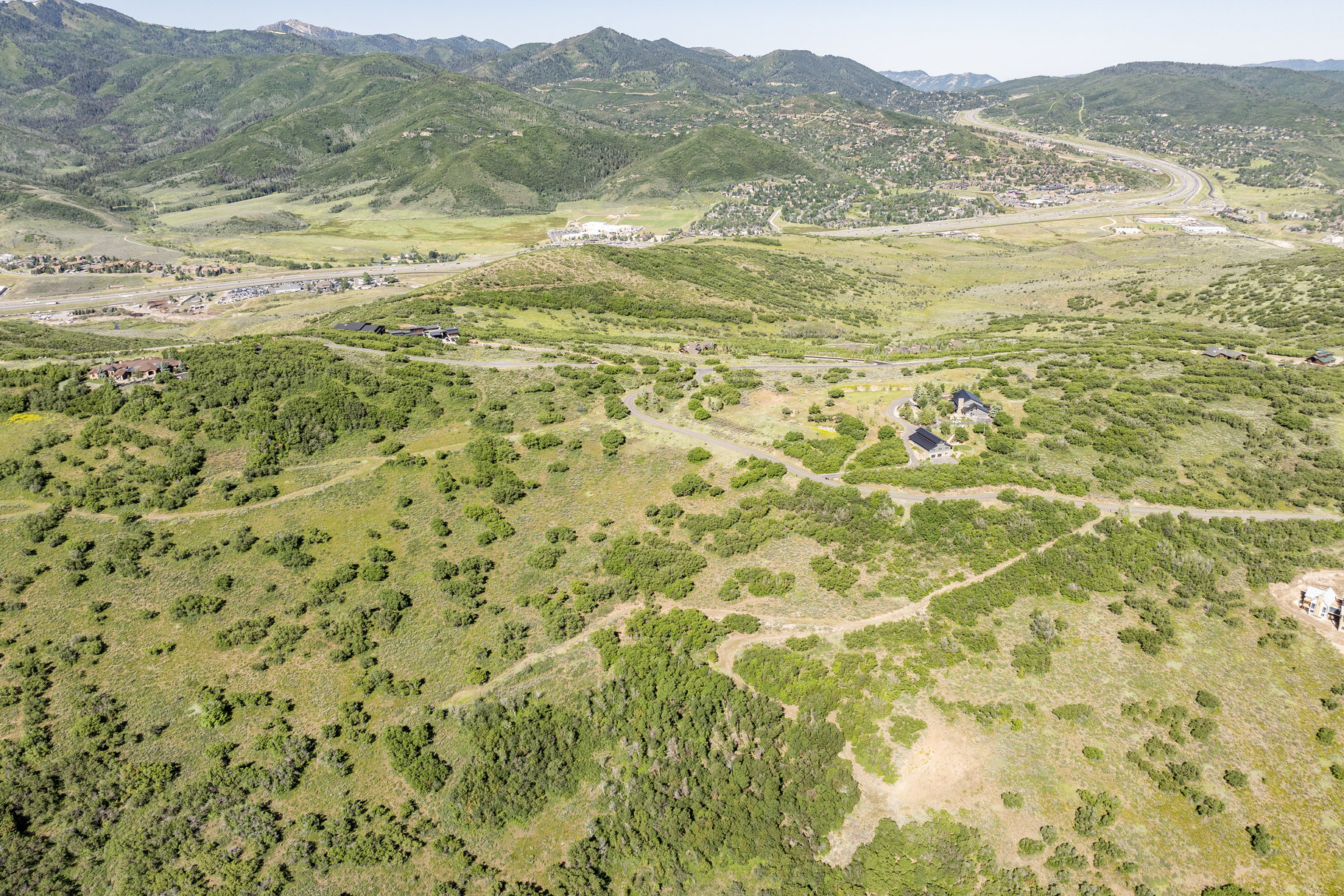  Privacy, Mountain Views, Downhill Build and Build up to Four Structures - 物件實景