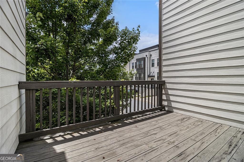 Atlanta, Georgia, 30324, United States, 4 Bedrooms Bedrooms, ,5 BathroomsBathrooms,Residential,For Sale,1909913