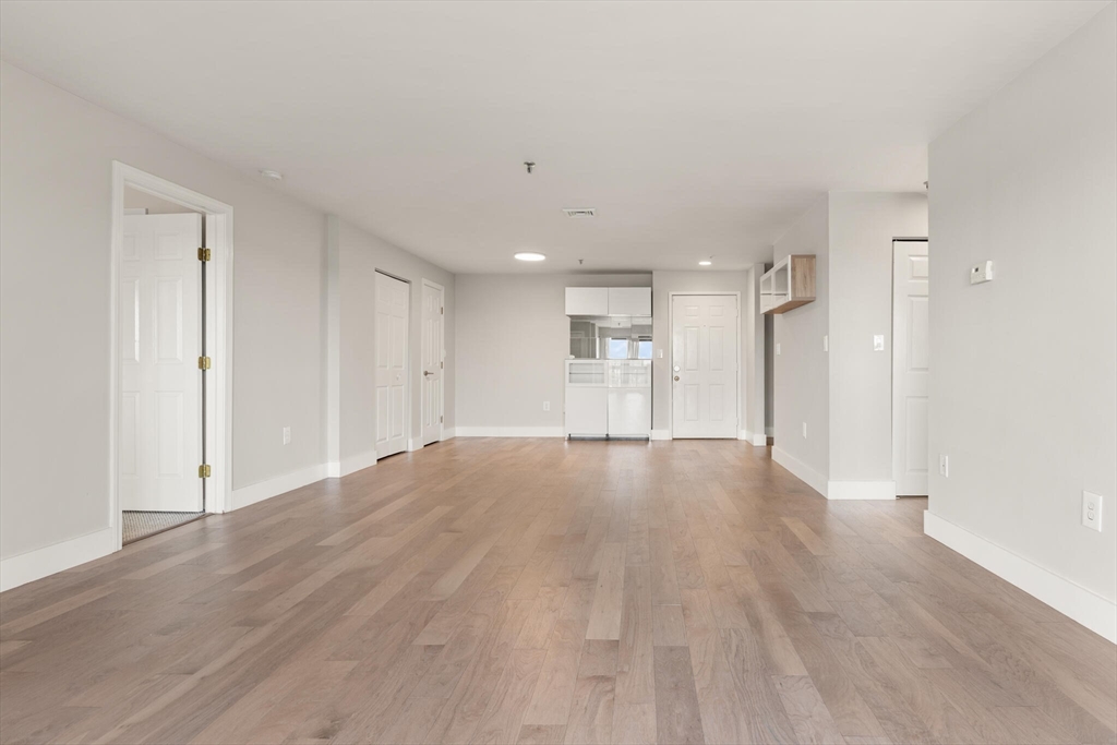 Medford, Massachusetts, 02155, United States, 2 Bedrooms Bedrooms, ,2 BathroomsBathrooms,Residential,For Sale,1934966