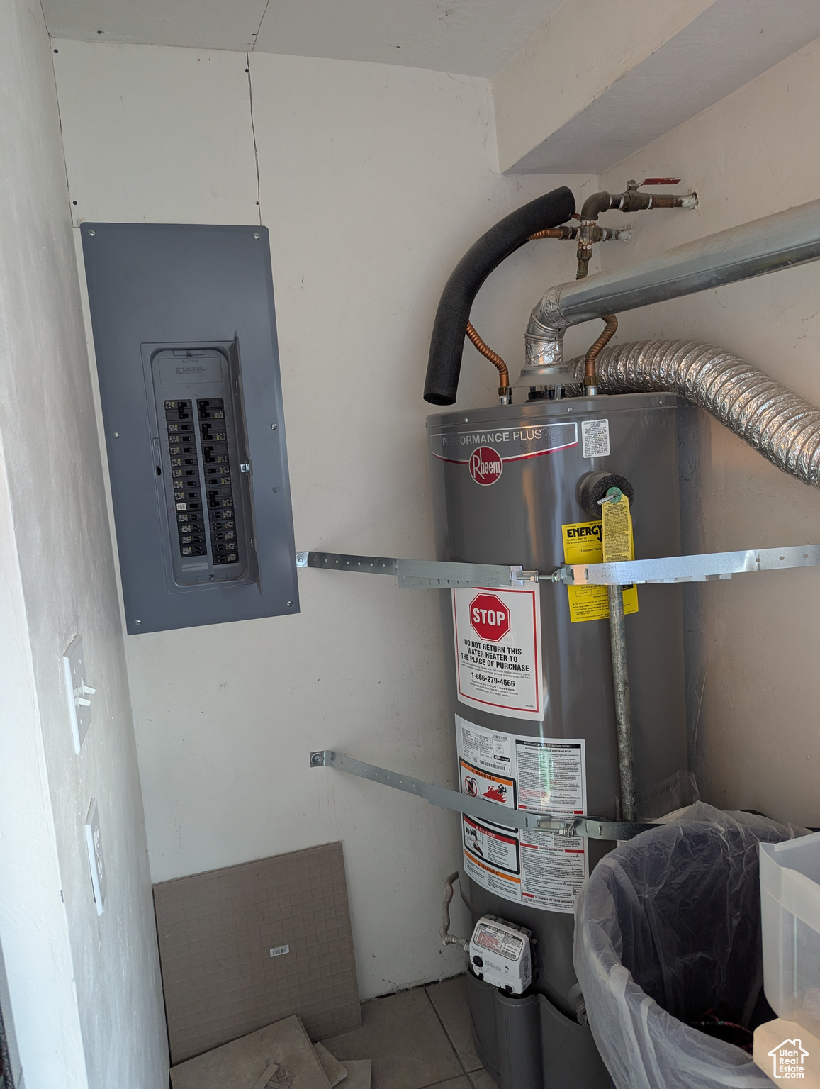 Orem, Utah, 84097, United States, 7 Bedrooms Bedrooms, ,3 BathroomsBathrooms,Residential,For Sale,1983193