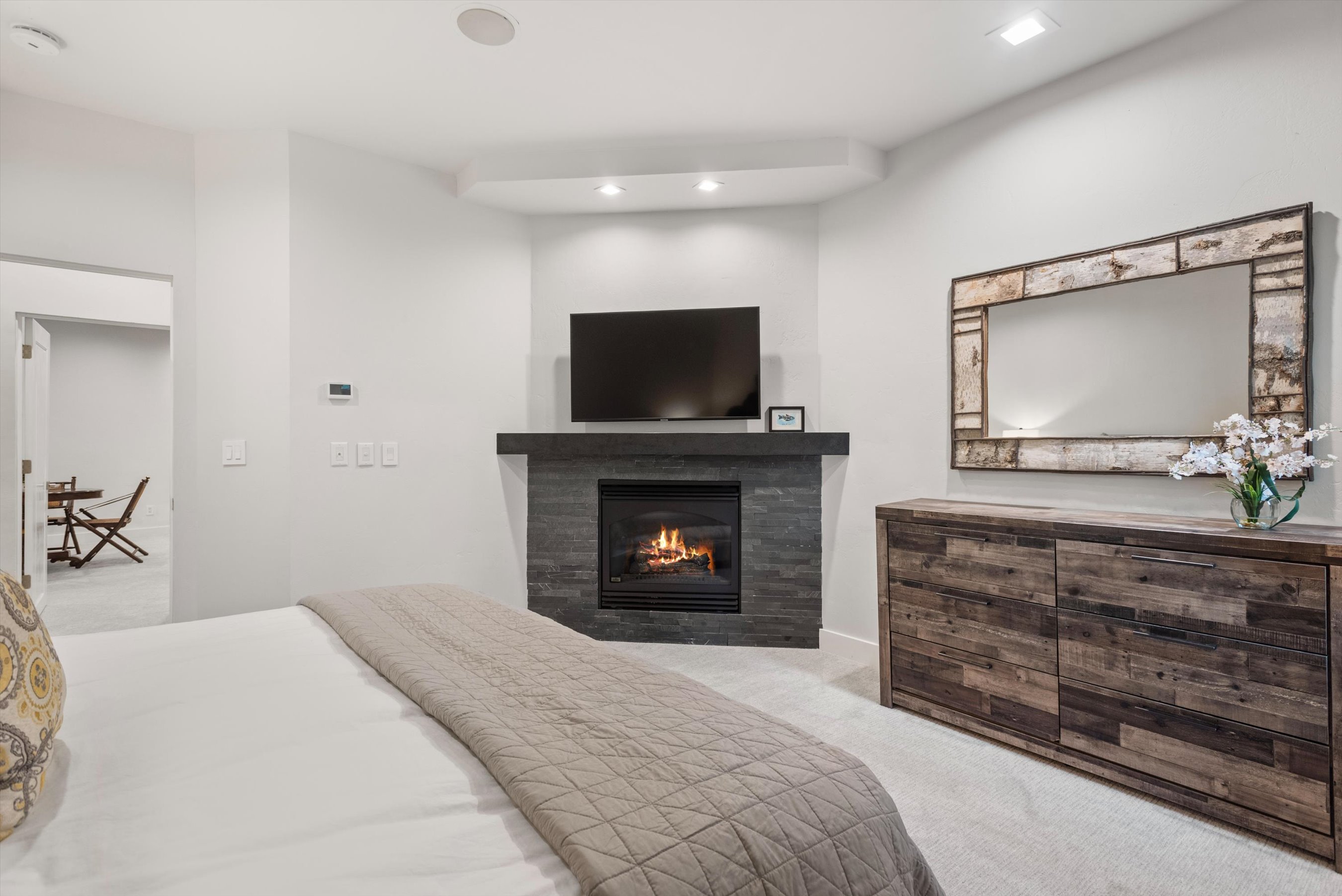  736 W Smuggler Street, Aspen, CO, 81611 - 物件實景