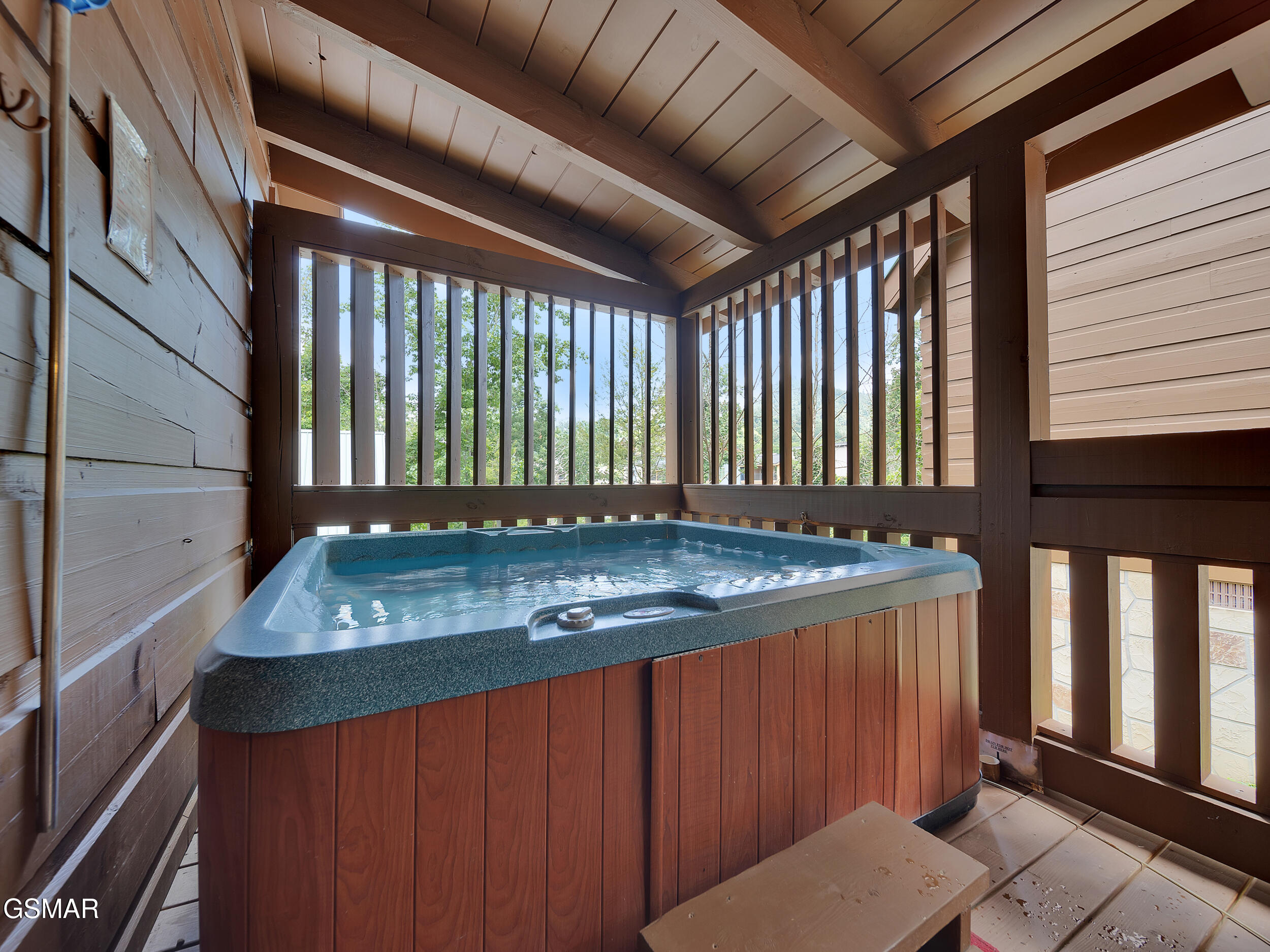 Gatlinburg, Tennessee, 37738, United States, 2 Bedrooms Bedrooms, ,2 BathroomsBathrooms,Residential,For Sale,1982435