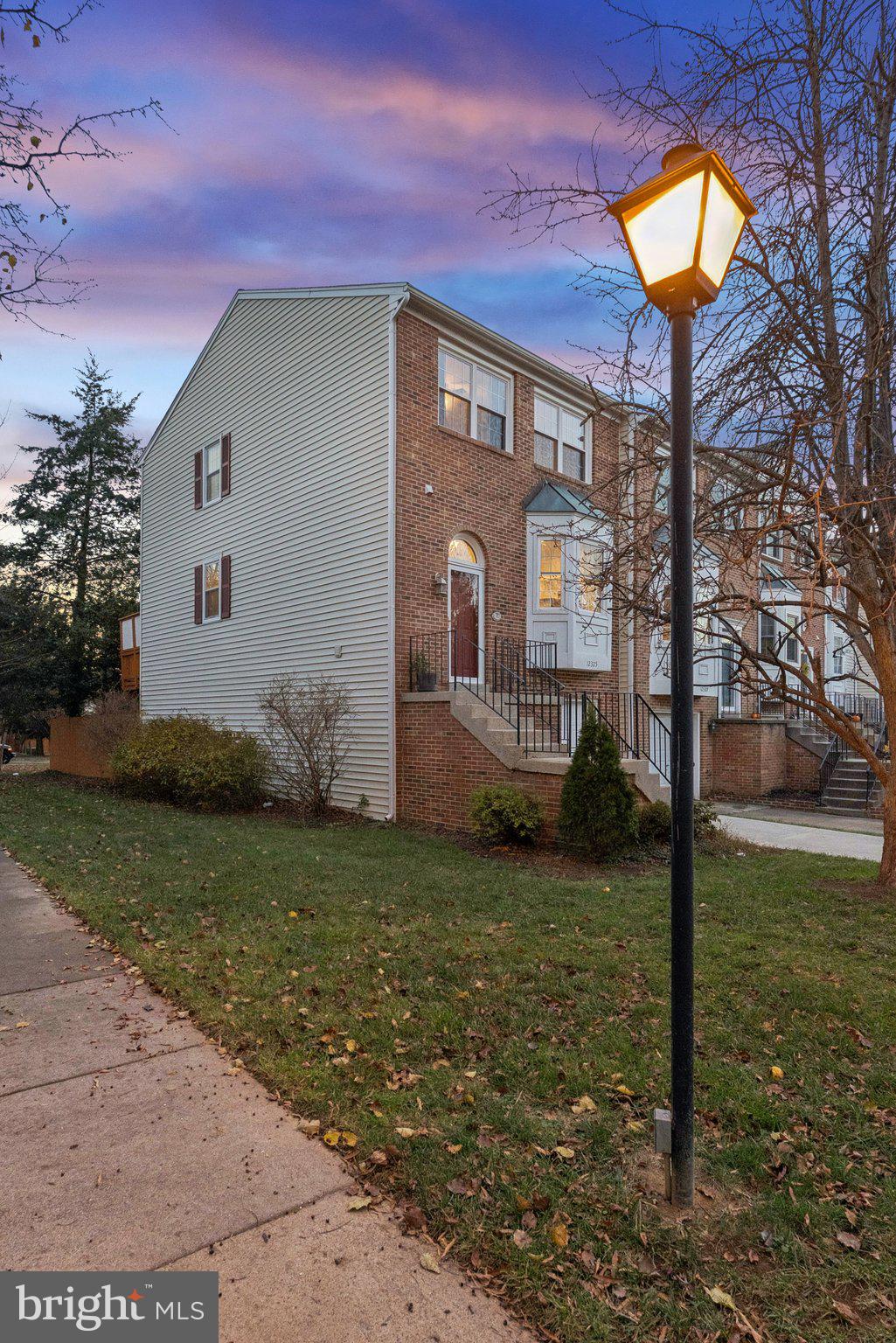 Fairfax, Virginia, 22033, United States, 2 Bedrooms Bedrooms, ,4 BathroomsBathrooms,Residential,For Sale,2001476