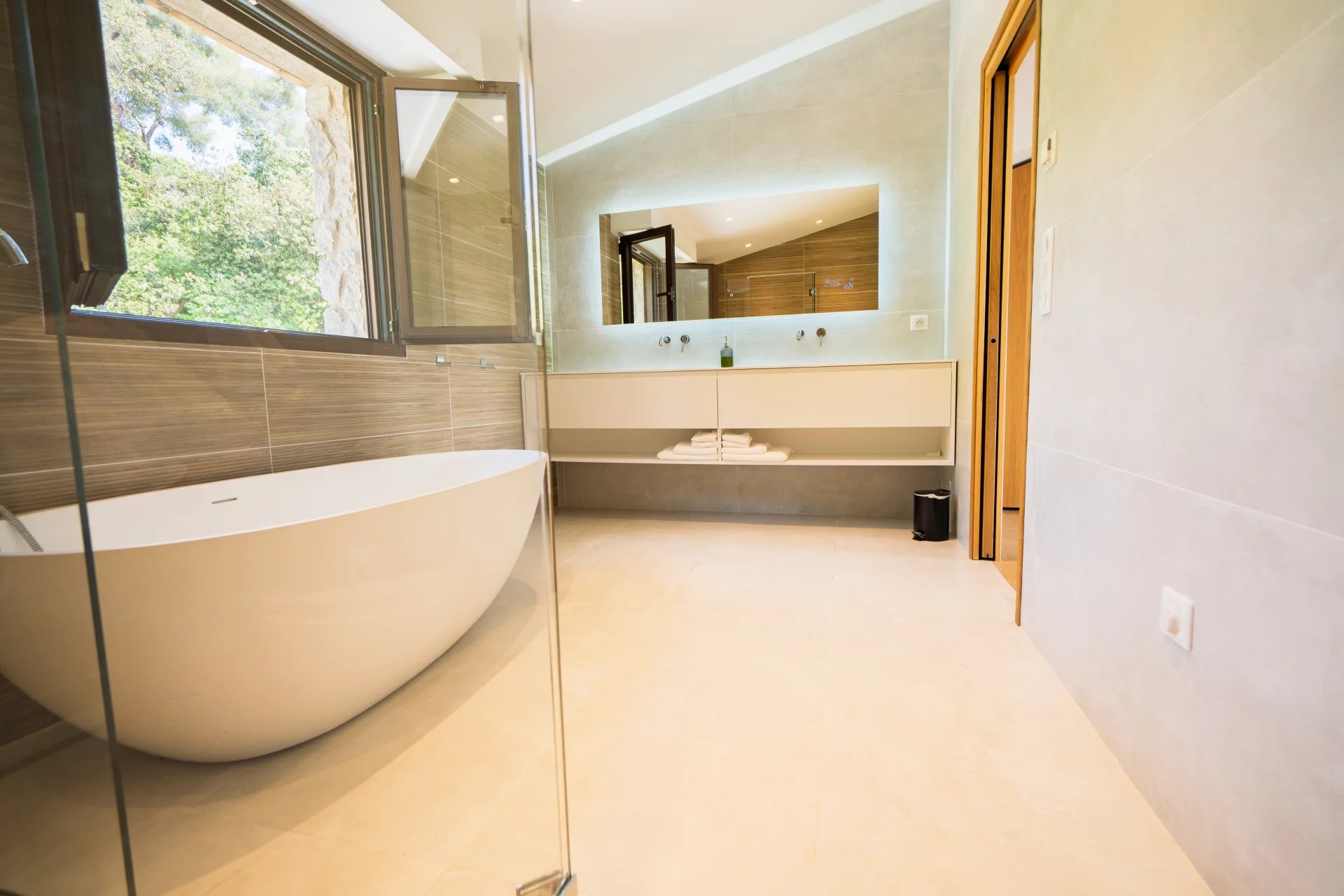 Saint-Paul-de-Vence, Provence-Alpes-Côte d’Azur, 06570, FR, 6 Bedrooms Bedrooms, ,Residential,For Sale,1988303