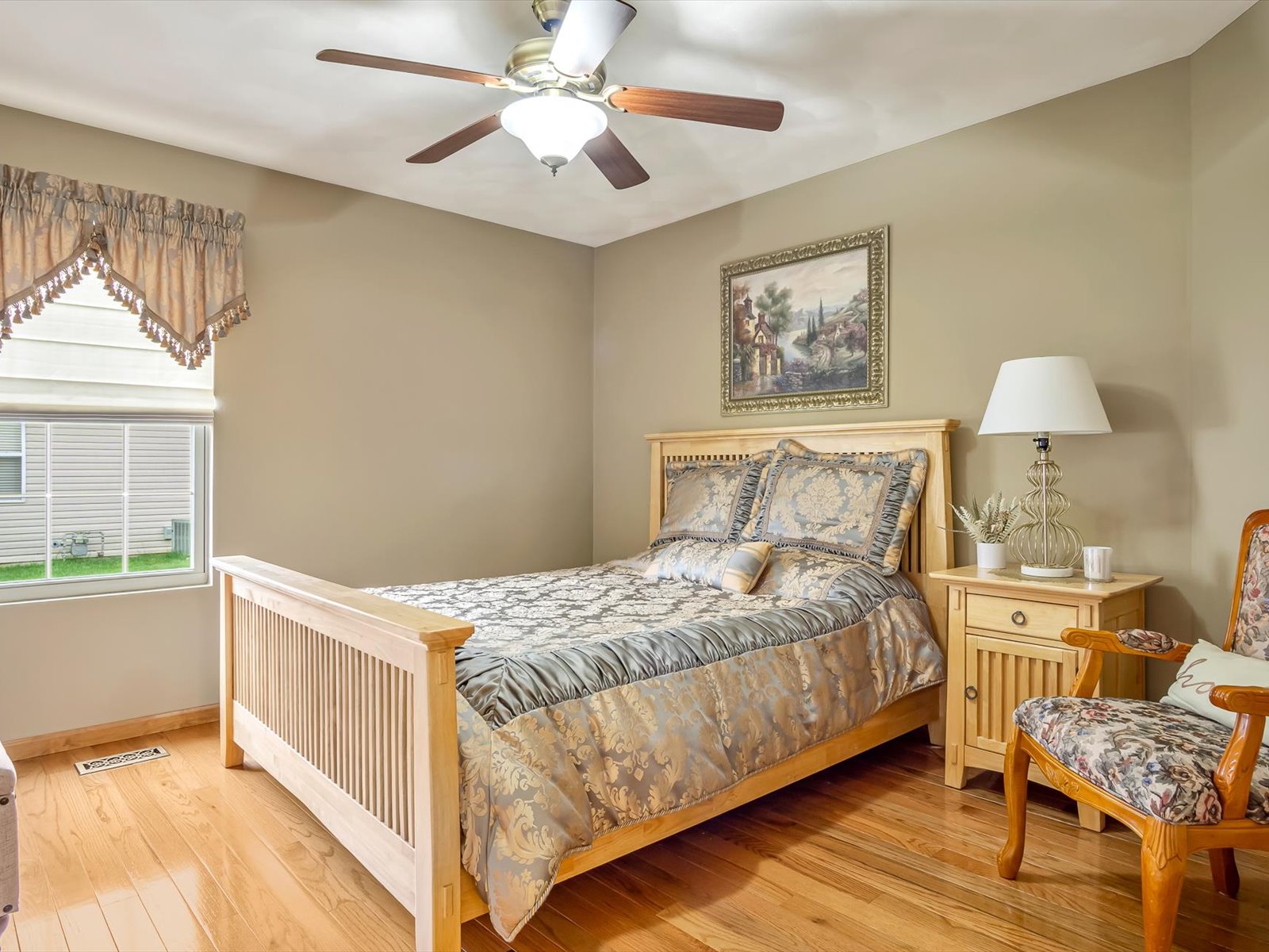 Swansea, Illinois, 62226, United States, 4 Bedrooms Bedrooms, ,4 BathroomsBathrooms,Residential,For Sale,1863975