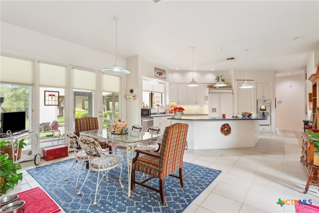 Salado, Texas, 76571, United States, 4 Bedrooms Bedrooms, ,7 BathroomsBathrooms,Residential,For Sale,1977249