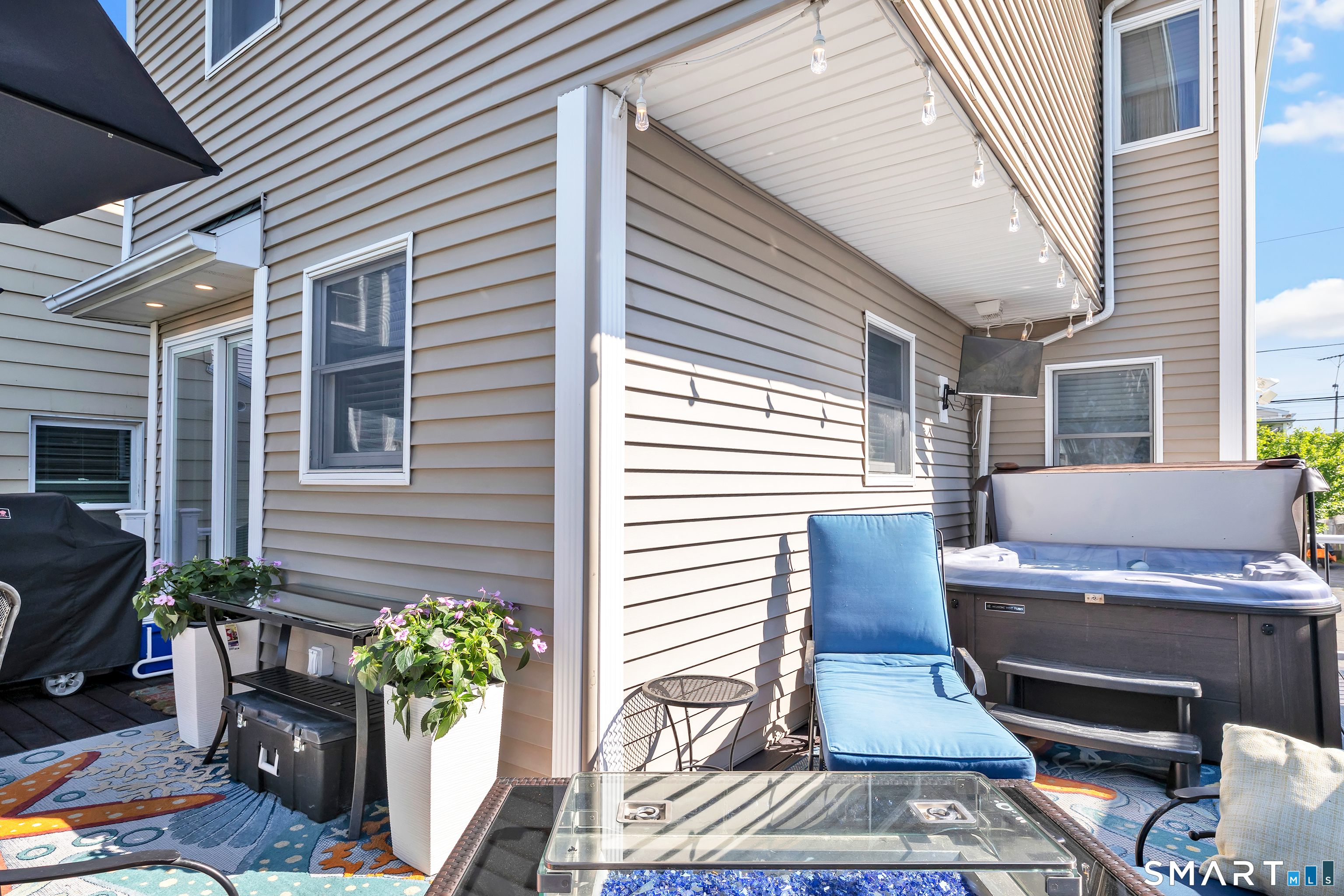 Milford, Connecticut, 06460, United States, 4 Bedrooms Bedrooms, ,2 BathroomsBathrooms,Residential,For Sale,2048246