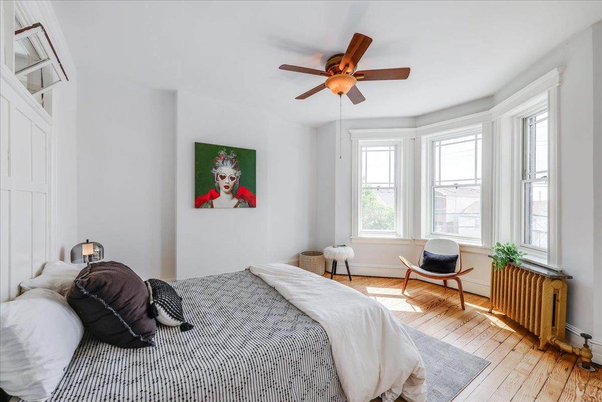 Jersey City, New Jersey, 07307, United States, 5 Bedrooms Bedrooms, ,2 BathroomsBathrooms,Residential,For Sale,1988239