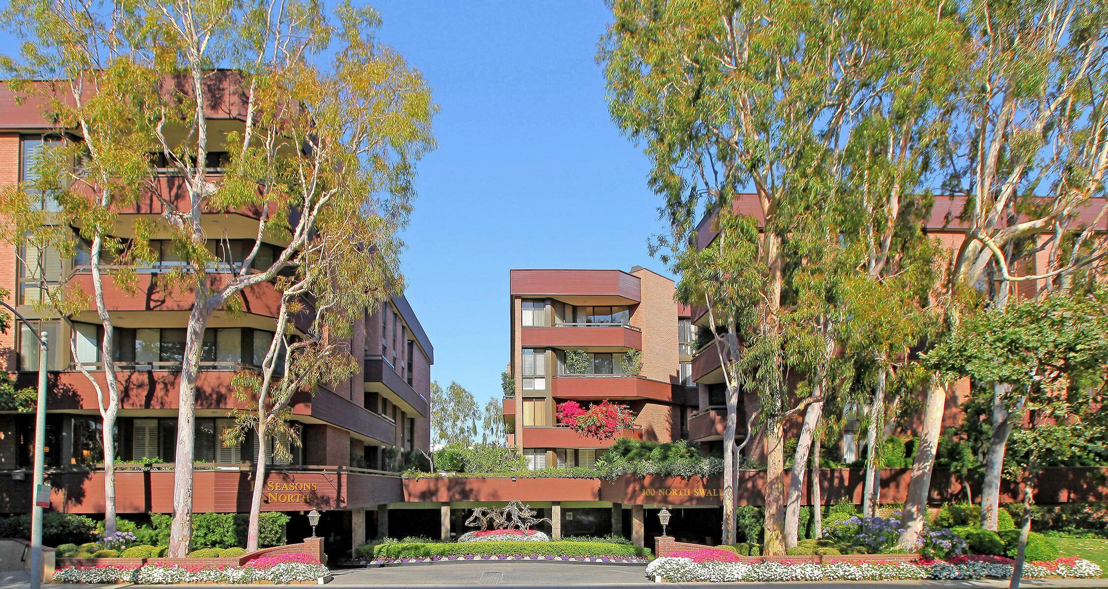  300 North Swall Drive - 物件實景