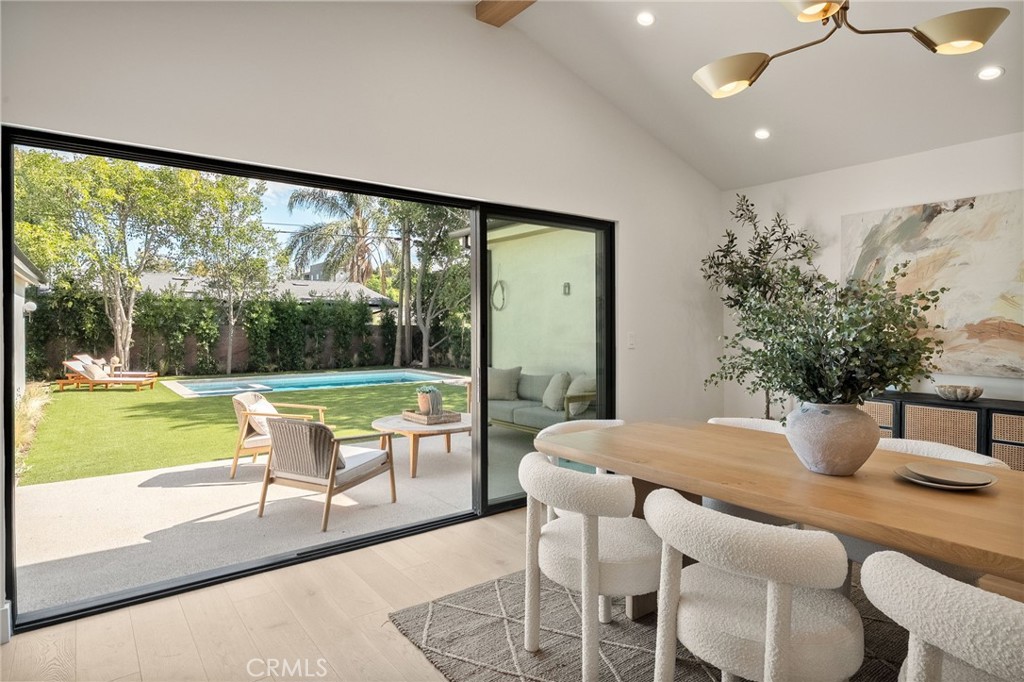 Valley Village, California, 91607, United States, 3 Bedrooms Bedrooms, ,3 BathroomsBathrooms,Residential,For Sale,2002294