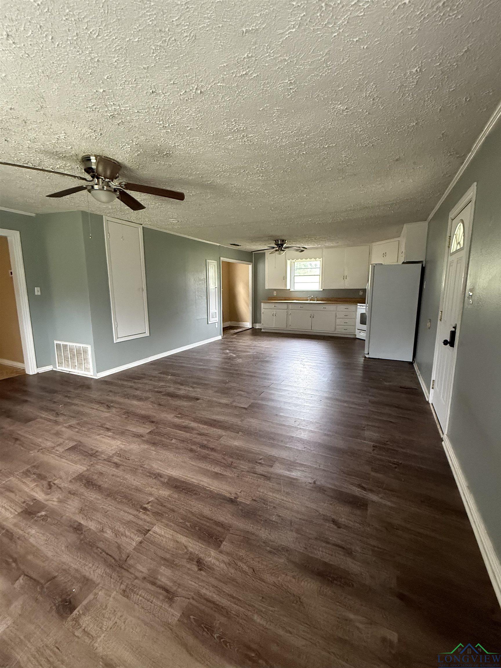 Tatum, Texas, 75691, United States, 3 Bedrooms Bedrooms, ,2 BathroomsBathrooms,Residential,For Sale,1933194