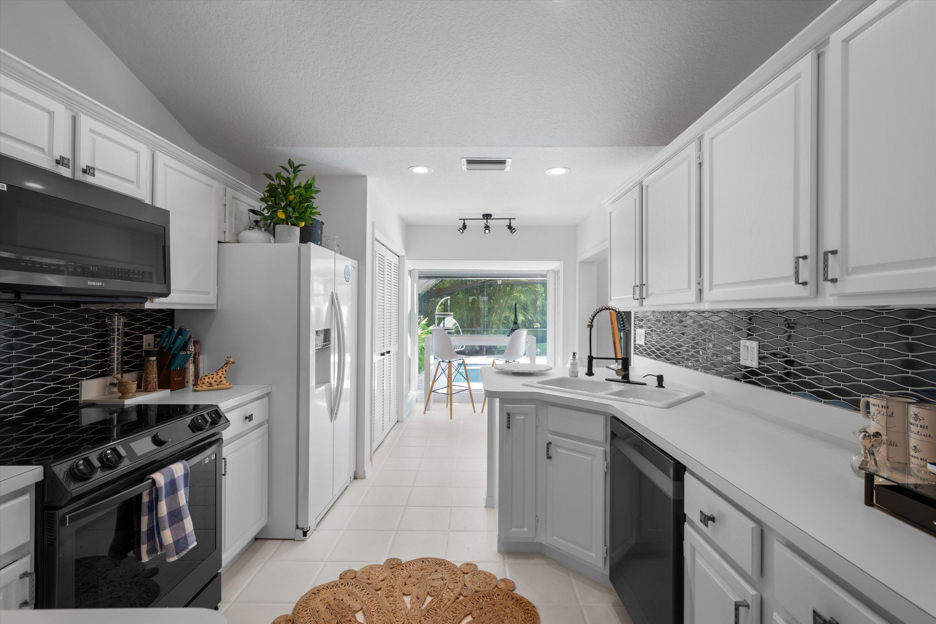  2252 Las Casitas Drive - 物件實景