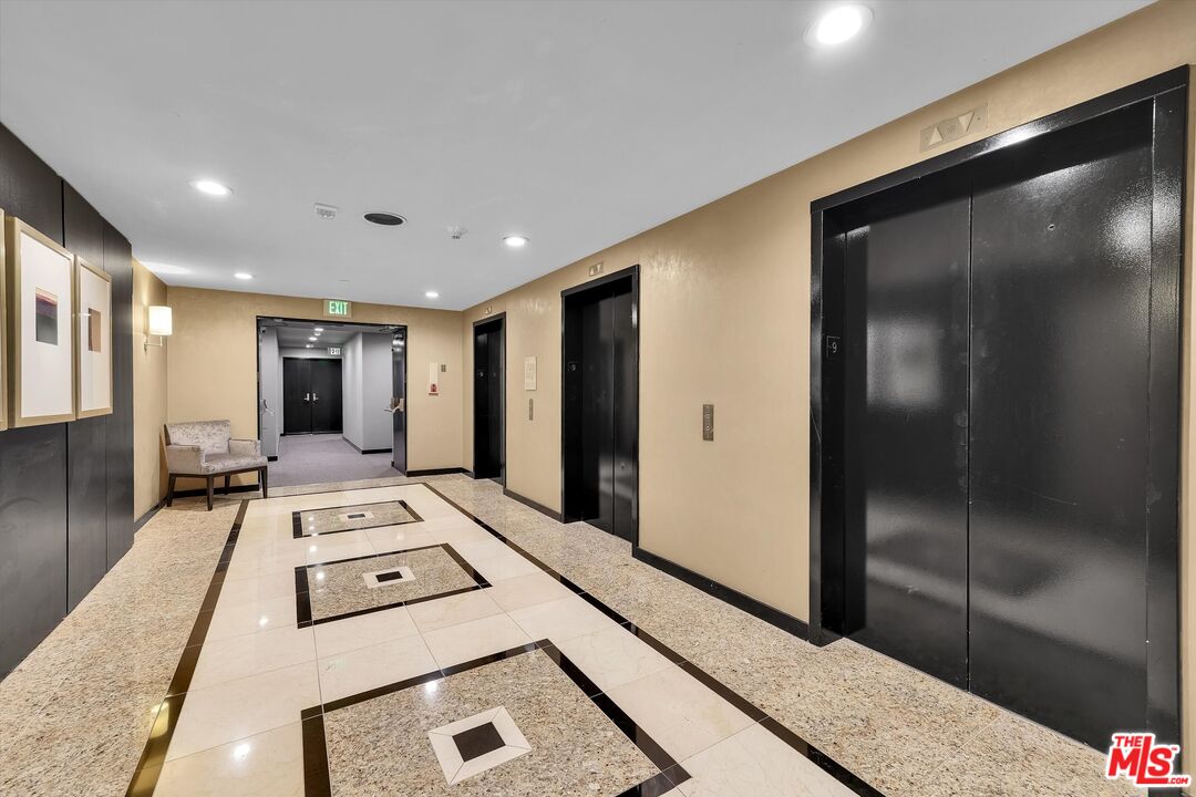 Los Angeles, California, 90024, United States, 2 Bedrooms Bedrooms, ,1 BathroomBathrooms,Residential,For Sale,1998471