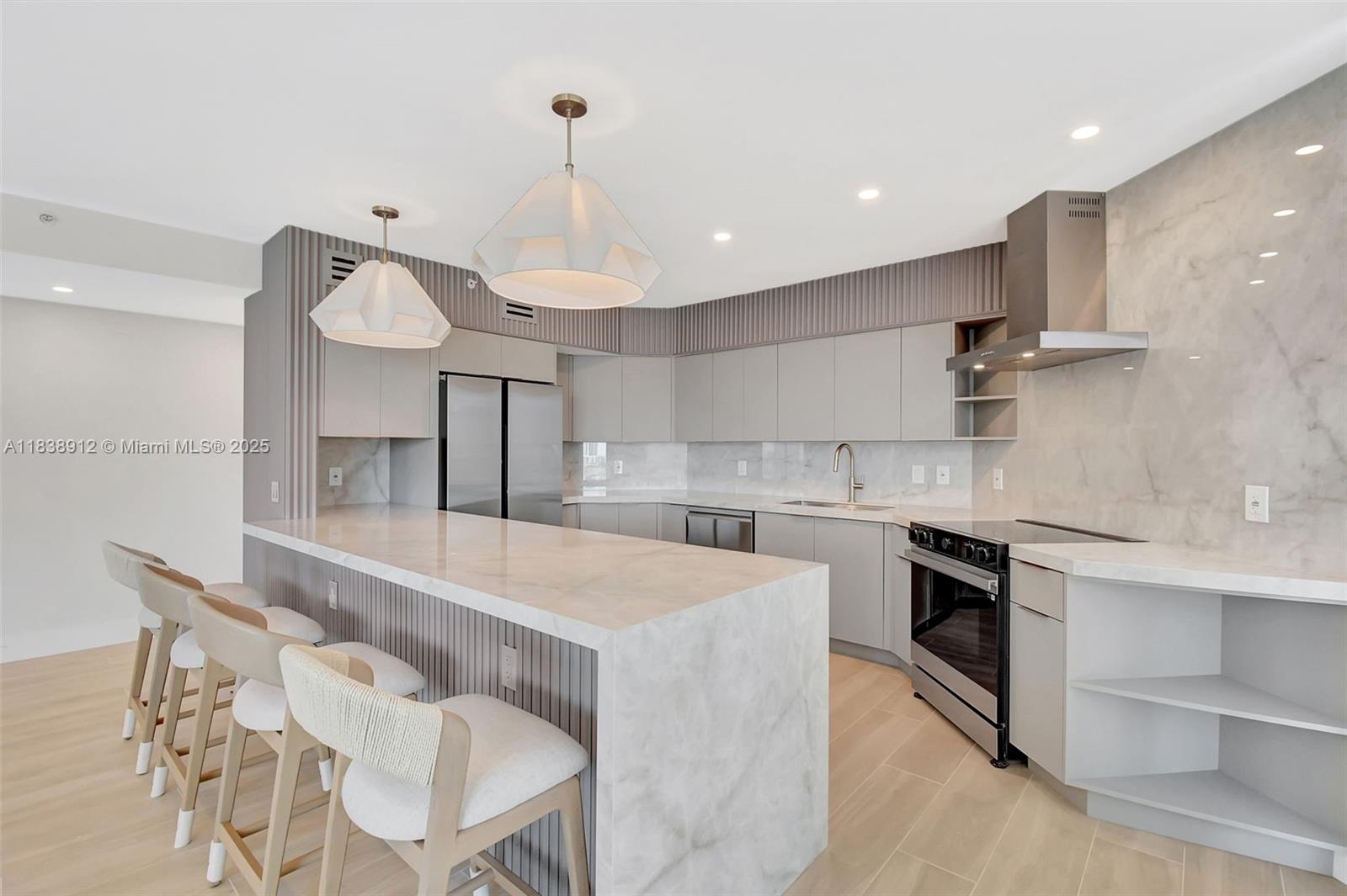 Aventura, Florida, 33180, United States, 2 Bedrooms Bedrooms, ,3 BathroomsBathrooms,Residential,For Sale,1910809