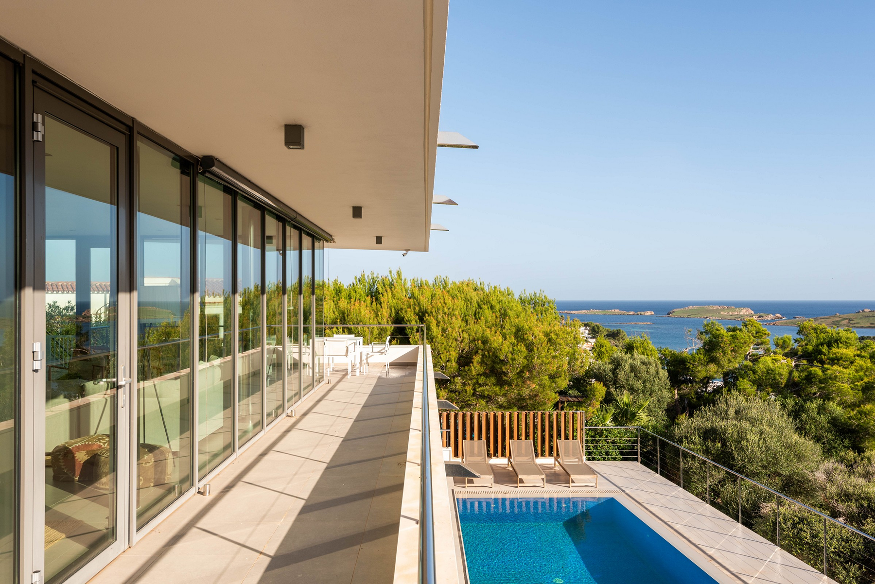  Exclusive modern villa with unique views of the port of Addaia, Menorca - 物件實景