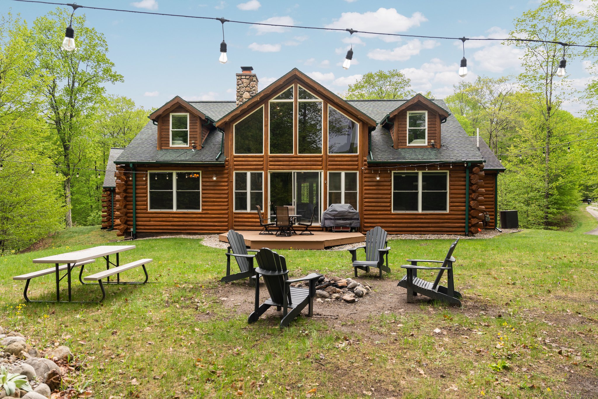 Bellaire, Michigan, 49615, United States, 5 Bedrooms Bedrooms, ,4 BathroomsBathrooms,Residential,For Sale,1826987