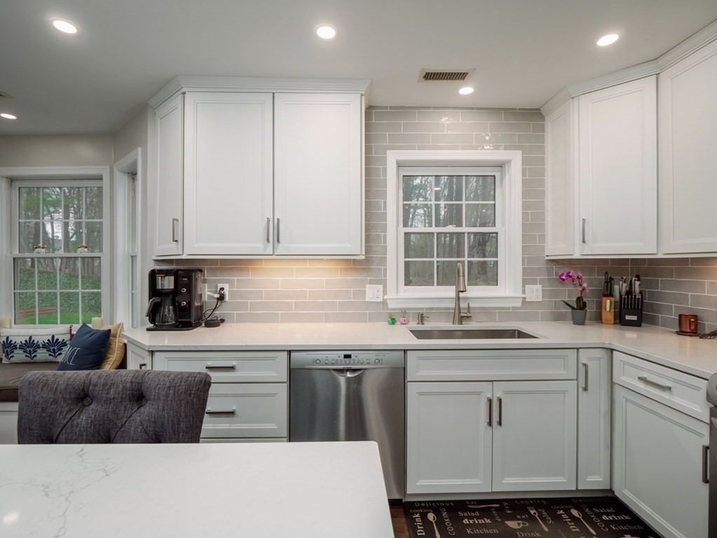 Walpole, Massachusetts, 02081, United States, 5 Bedrooms Bedrooms, ,3 BathroomsBathrooms,Residential,For Sale,1830559