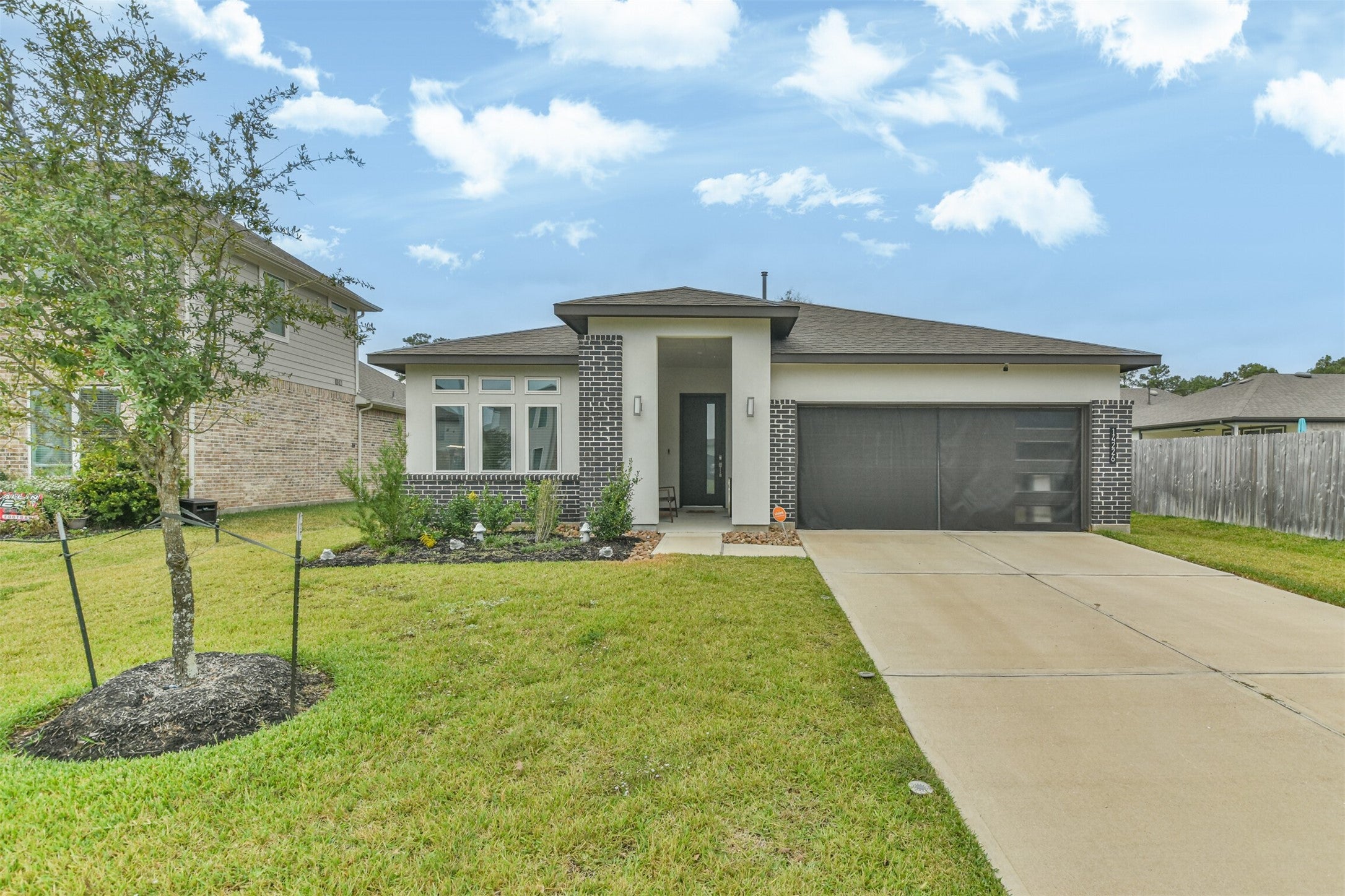 Lake Lodge Dr, Conroe, TX 77384