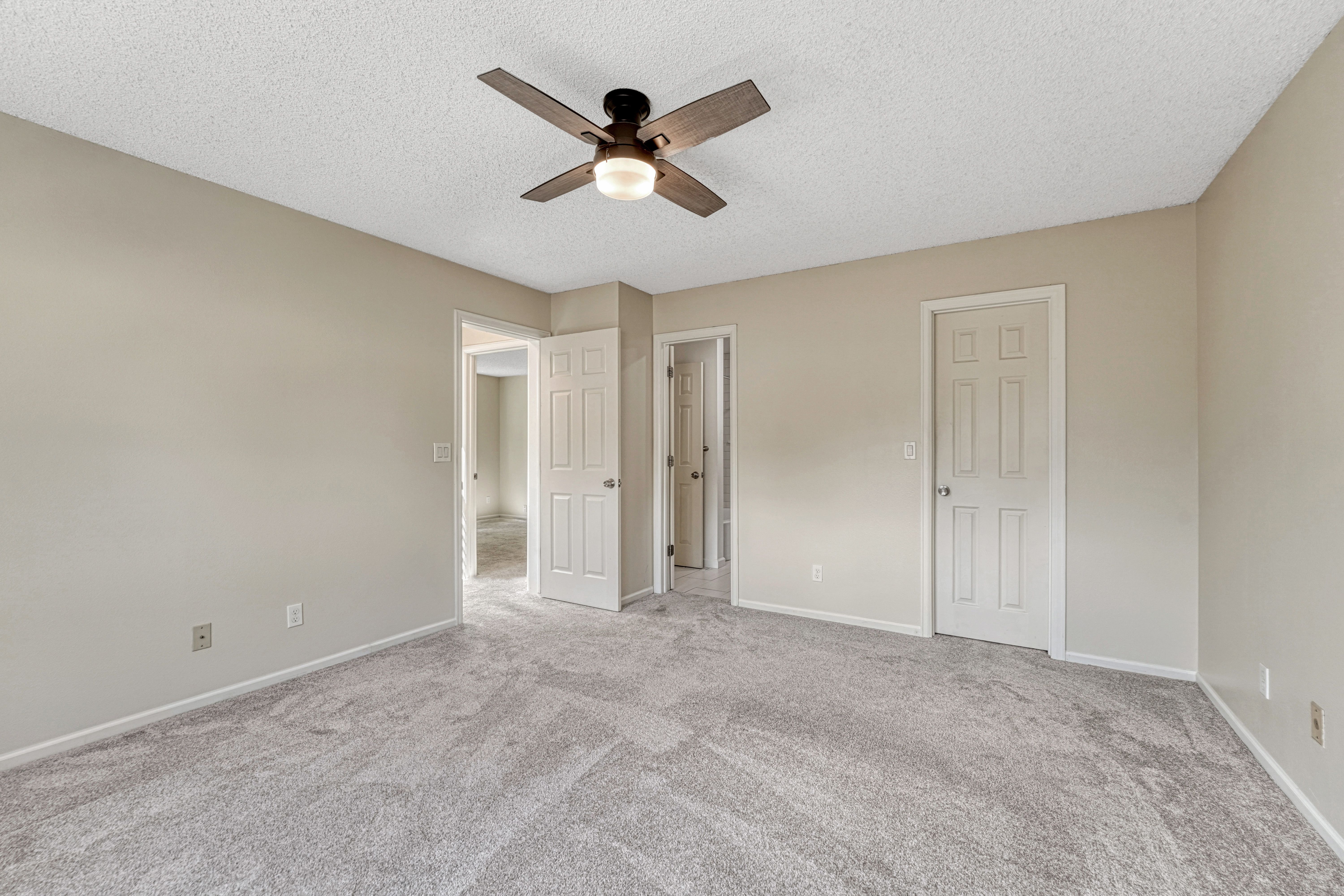  Rockrimmon Townhome with Trail Access & Private Patio - 物件實景