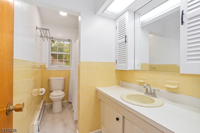 Parsippany-Troy Hills Twp., New Jersey, 07950, United States, 4 Bedrooms Bedrooms, ,3 BathroomsBathrooms,Residential,For Sale,1906733