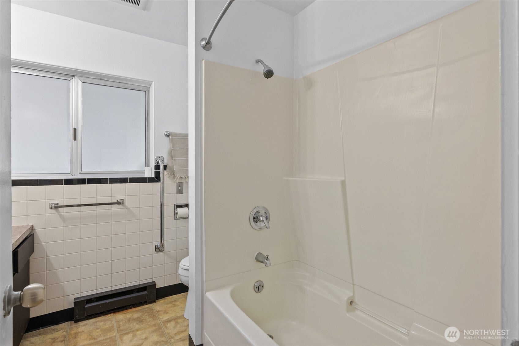 Port Angeles, Washington, 98362, United States, 3 Bedrooms Bedrooms, ,1 BathroomBathrooms,Residential,For Sale,1987084