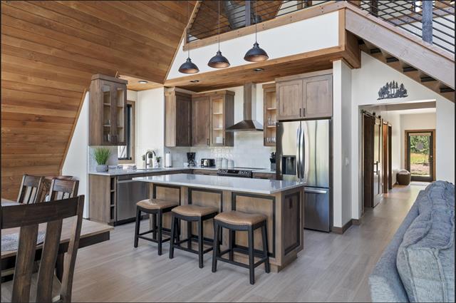 Lead, South Dakota, 57754, United States, 5 Bedrooms Bedrooms, ,1 BathroomBathrooms,Residential,For Sale,1998028