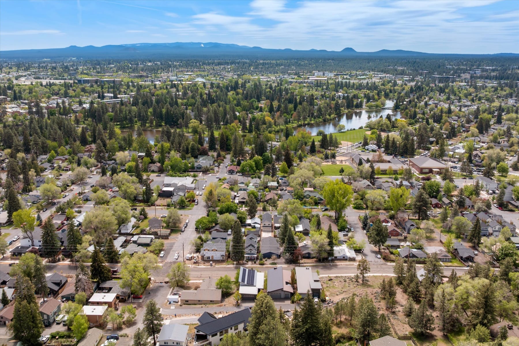  628 NW Portland Avenue Bend, OR 97703 - 物件實景
