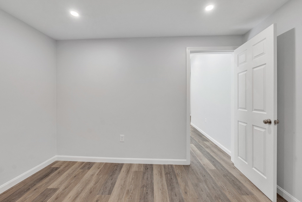 North Attleboro, Massachusetts, 02760, United States, 3 Bedrooms Bedrooms, ,Residential,For Sale,1872136