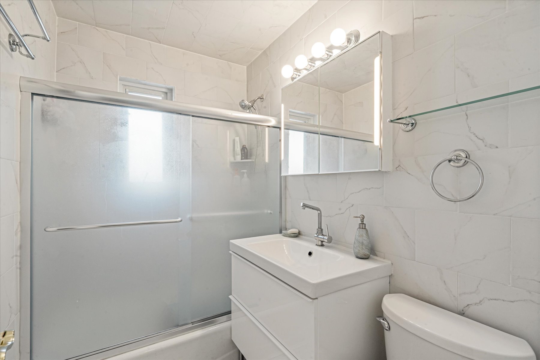  209-87 18th Avenue Unit# 196, Bayside, NY, 11360 - 物件實景