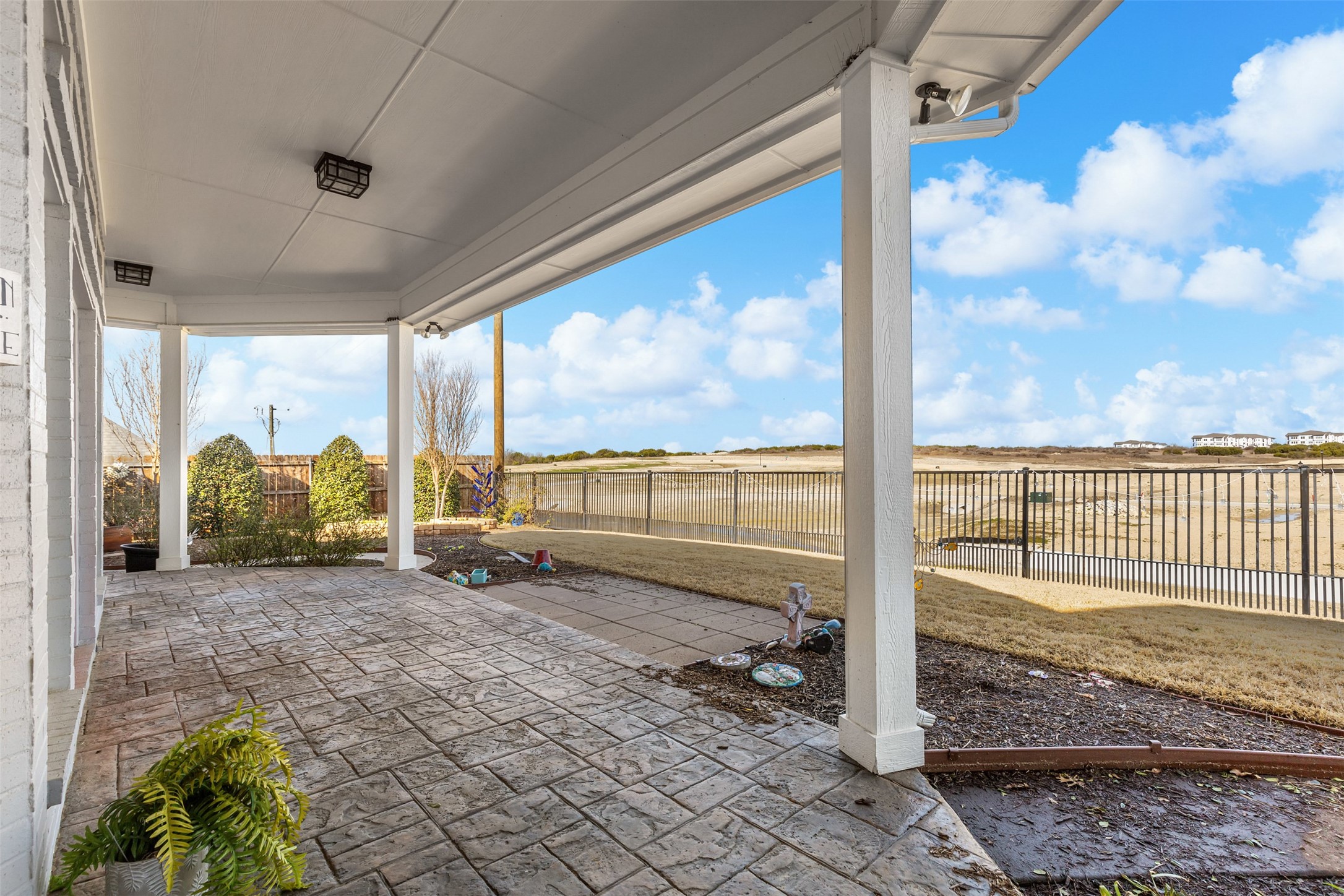 Cleburne, Texas, 76033, United States, 4 Bedrooms Bedrooms, ,3 BathroomsBathrooms,Residential,For Sale,1940352