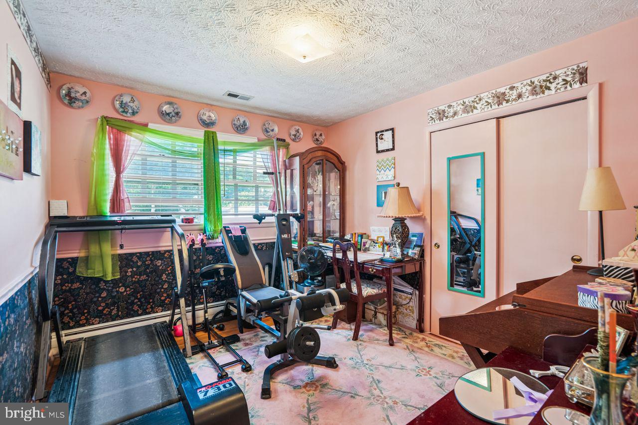 Glenn Dale, Maryland, 20769, United States, 6 Bedrooms Bedrooms, ,3 BathroomsBathrooms,Residential,For Sale,1932294