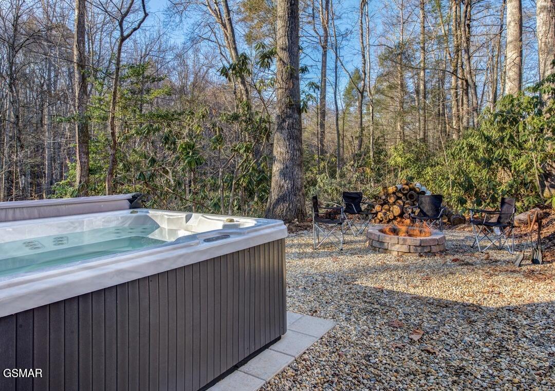 Cosby, Tennessee, 37722, United States, 3 Bedrooms Bedrooms, ,4 BathroomsBathrooms,Residential,For Sale,2036107