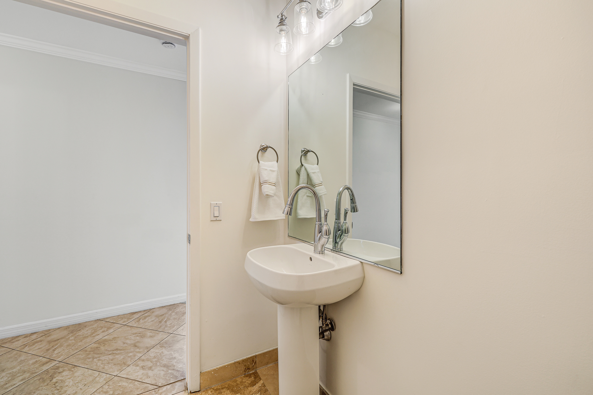  704 N Ocean Blvd, Pompano Beach, FL, 33062 - 物件實景