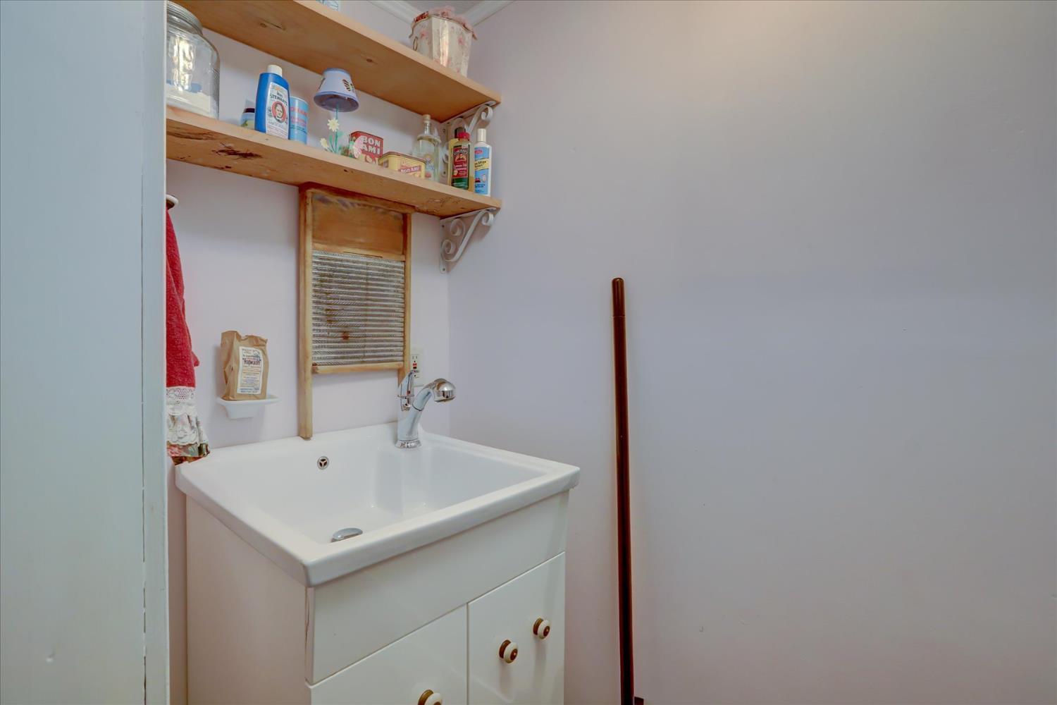 Nevada City, California, 95959, United States, 4 Bedrooms Bedrooms, ,2 BathroomsBathrooms,Residential,For Sale,1983992