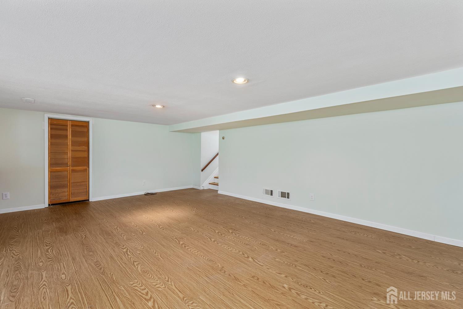 Bound Brook, New Jersey, 08805, United States, 3 Bedrooms Bedrooms, ,3 BathroomsBathrooms,Residential,For Sale,1982142