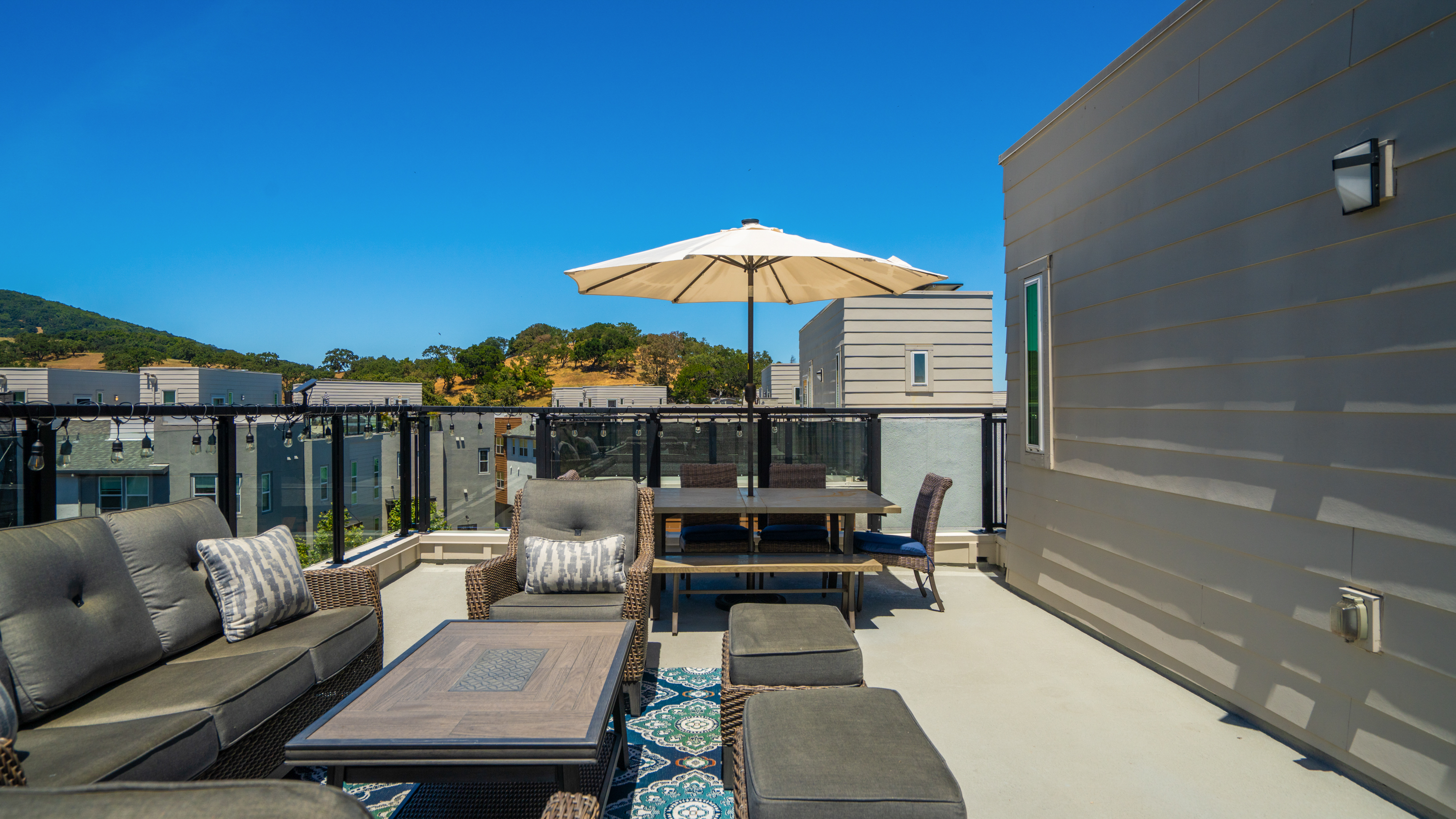  Modern Townhome in Novato - 物件實景