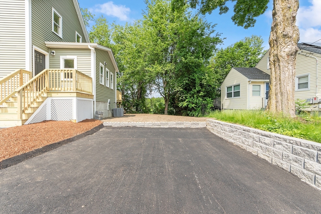 Leominster, Massachusetts, 01453, United States, 3 Bedrooms Bedrooms, ,2 BathroomsBathrooms,Residential,For Sale,1912072