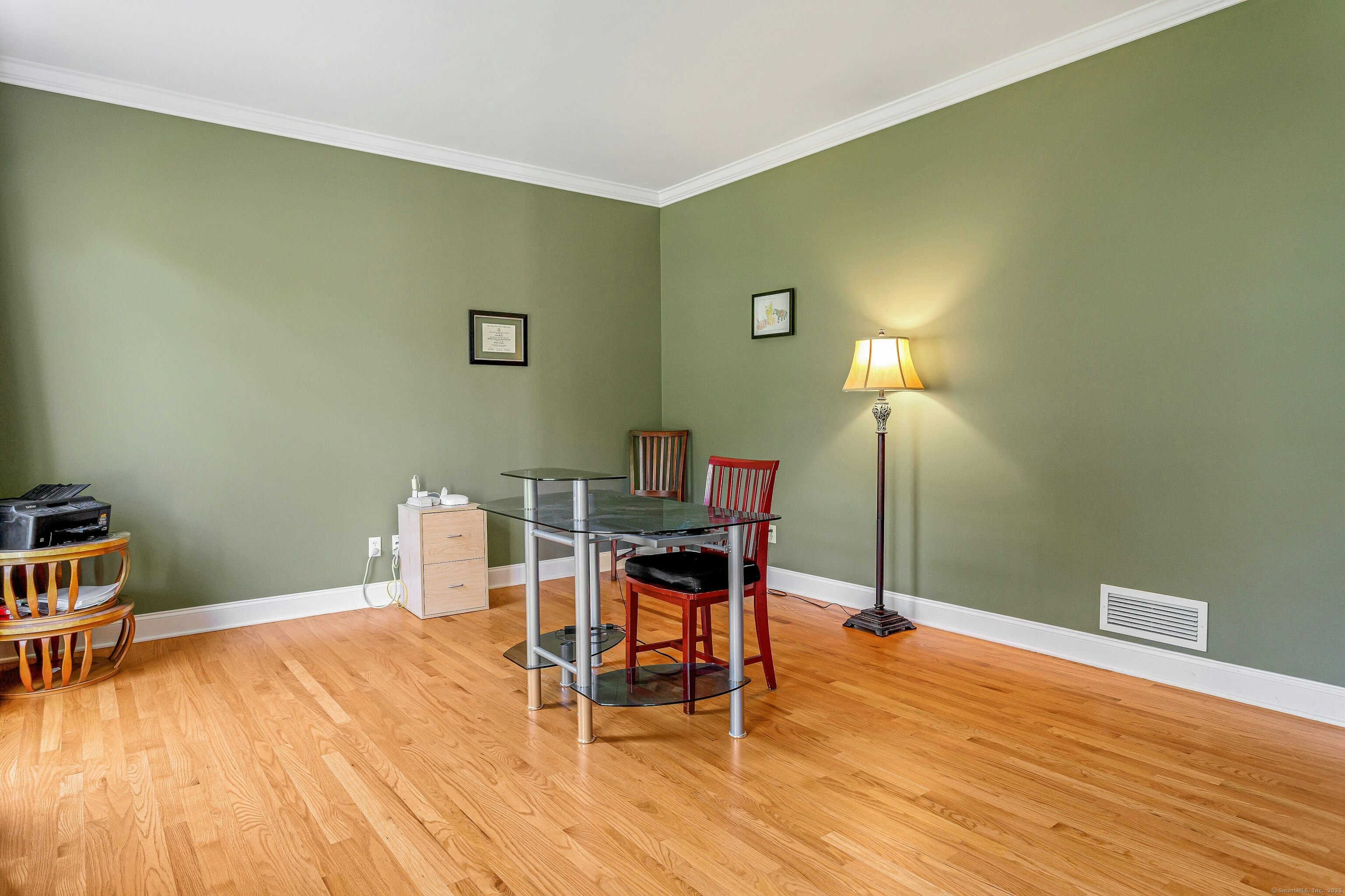 Shelton, Connecticut, 06484, United States, 3 Bedrooms Bedrooms, ,3 BathroomsBathrooms,Residential,For Sale,1875450