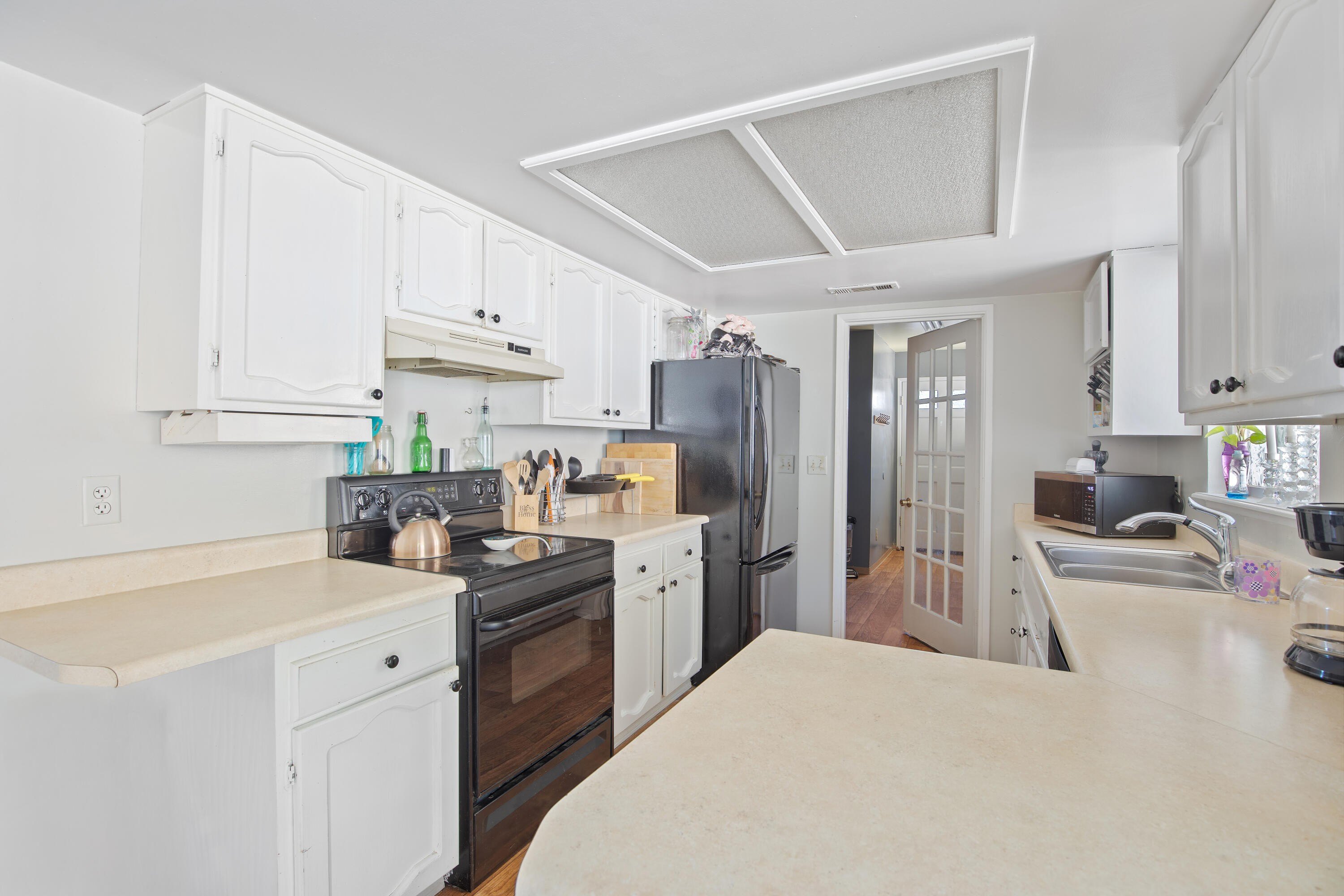 Williams, Oregon, 97544, United States, 3 Bedrooms Bedrooms, ,2 BathroomsBathrooms,Residential,For Sale,1983882